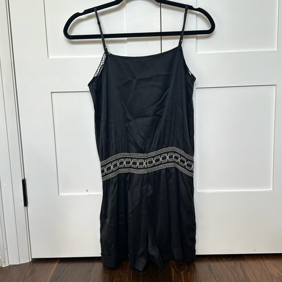 Guess by Marciano Romper. Xs - Picture 1 of 6